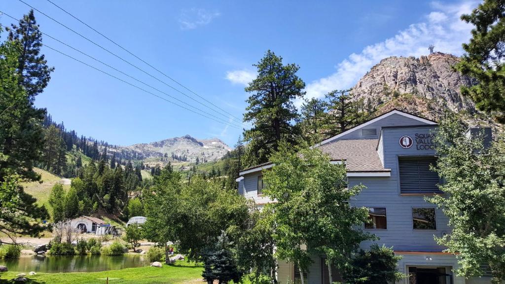 Palisades Tahoe Lodge