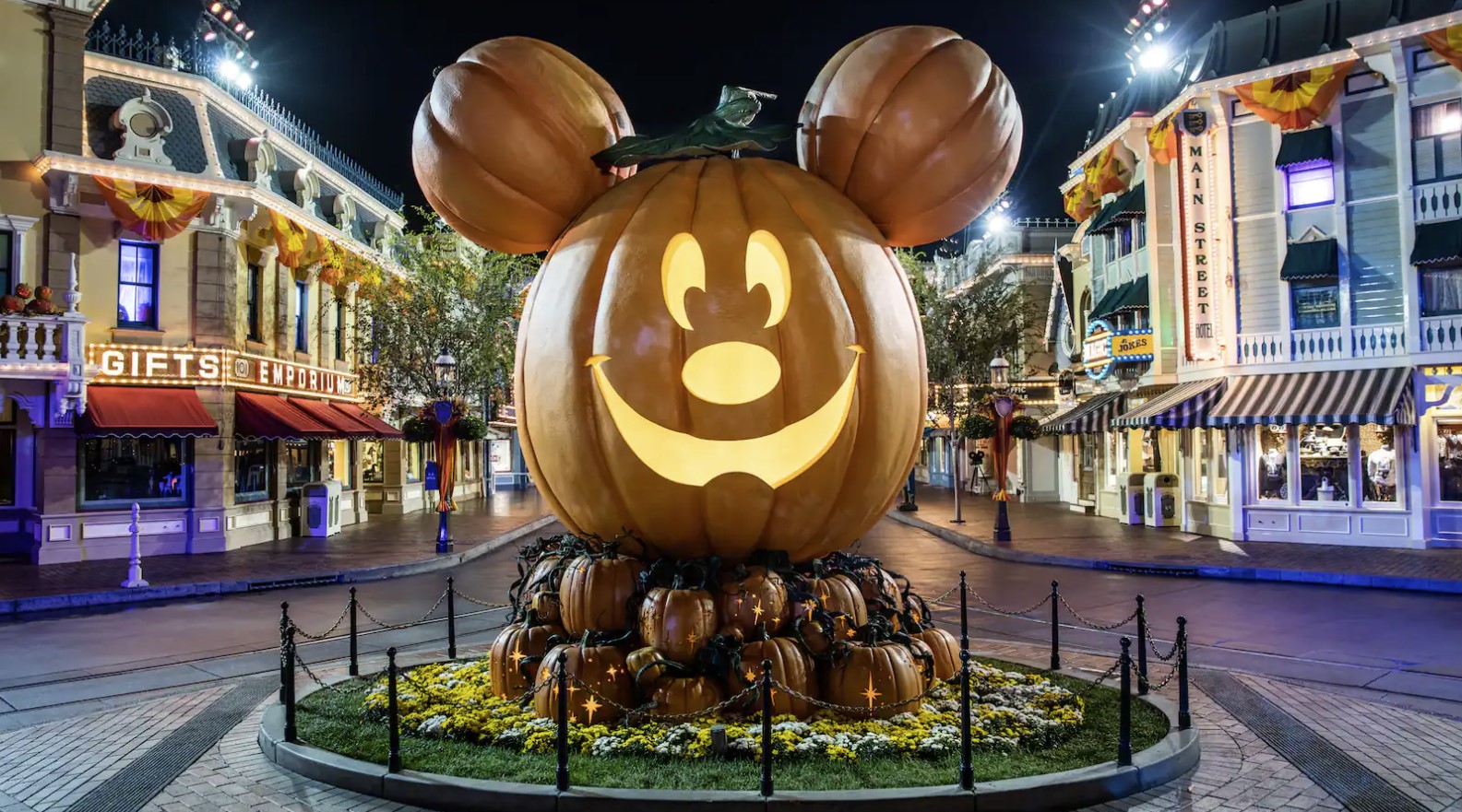 Halloween At Disneyland