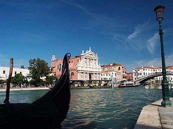 Antiche_Figure_Hotel_Venice-Venice-Italy-d8bf8e08ec534dcc9da968a3985823a0