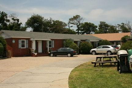 Cape_Pines_Motel_Buxton_North_Carolina_-Buxton_North_Carolina_-North_Carolina-d403b68b337f4689ba677279cc5b38aa