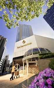 Four_Seasons_Hotel_Vancouver-Vancouver-Canada-4f727b9f8e984c91b0207da64ce91d32