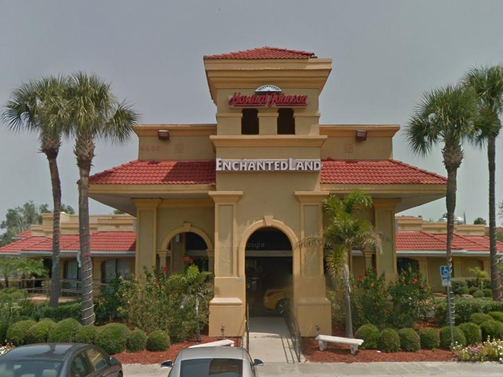 Howard_Johnson_Enchanted_Land_Hotel-2-Kissimmee-Florida-9841ac79434f4145ab121d27f2c9b3d4