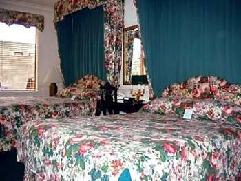 Tally_Ho_Inn_Carmel_By_the_Sea-Carmel_By_the_Sea-California-2ab2a6a860df47c9af7ae10d46572340
