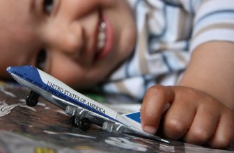 7 Tips for Flying with an Autistic Child