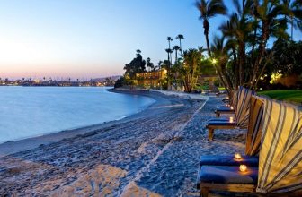 5 Places to Snag Vacation Freebies This Fall