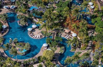 6 Amazing Resort Pools in the US for Families