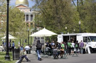 Food Trucks: Healthy, Big-City Dining on the Cheap