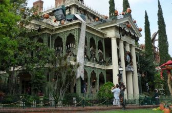 Halloween at Theme Parks