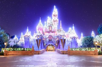 Merry Things to Do at Disneyland This Holiday Season