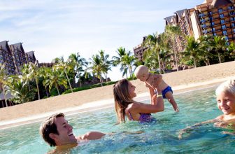 Three Hotels in Oahu That Parents Love and Kids Approve
