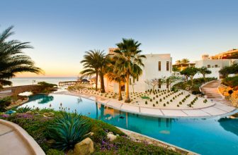 Travel Like the Stars: 5 Family-Friendly Resorts That Celebrities Love