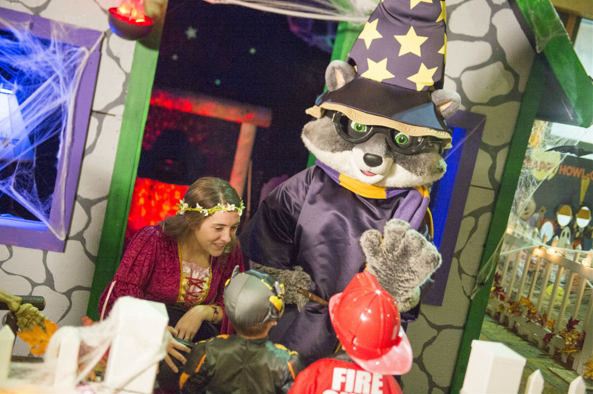 Celebrate Howl-O-Ween at the Great Wolf Lodge.