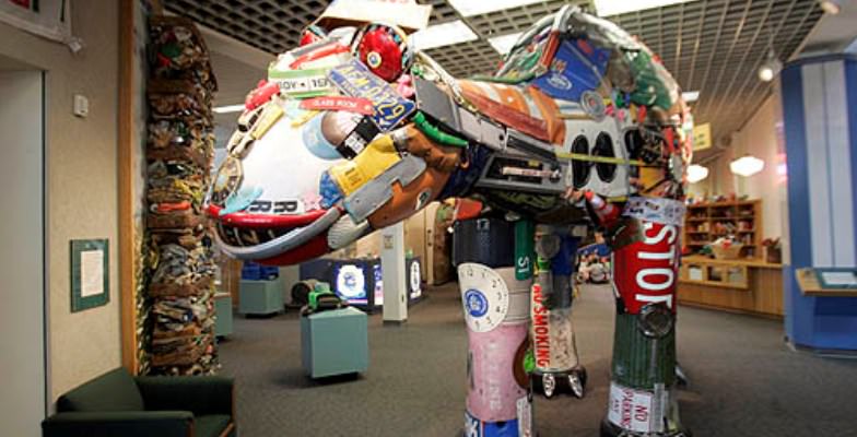 wacky museums: Trash Museum