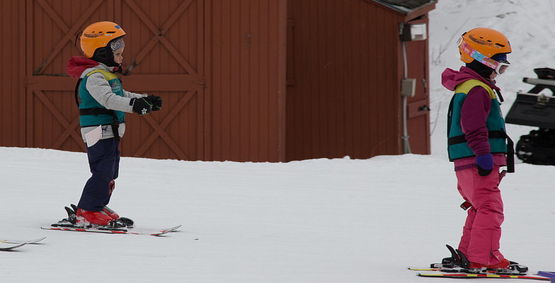 skiing children