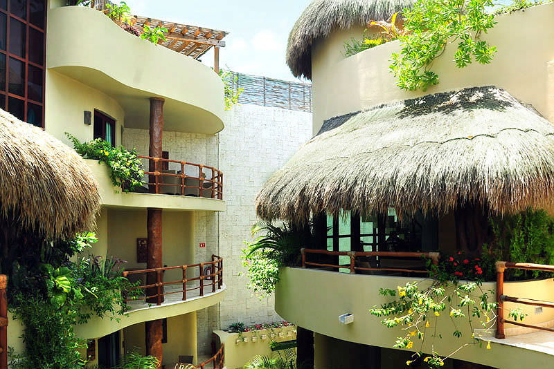 Maya Villa Condo Hotel & Beachclub