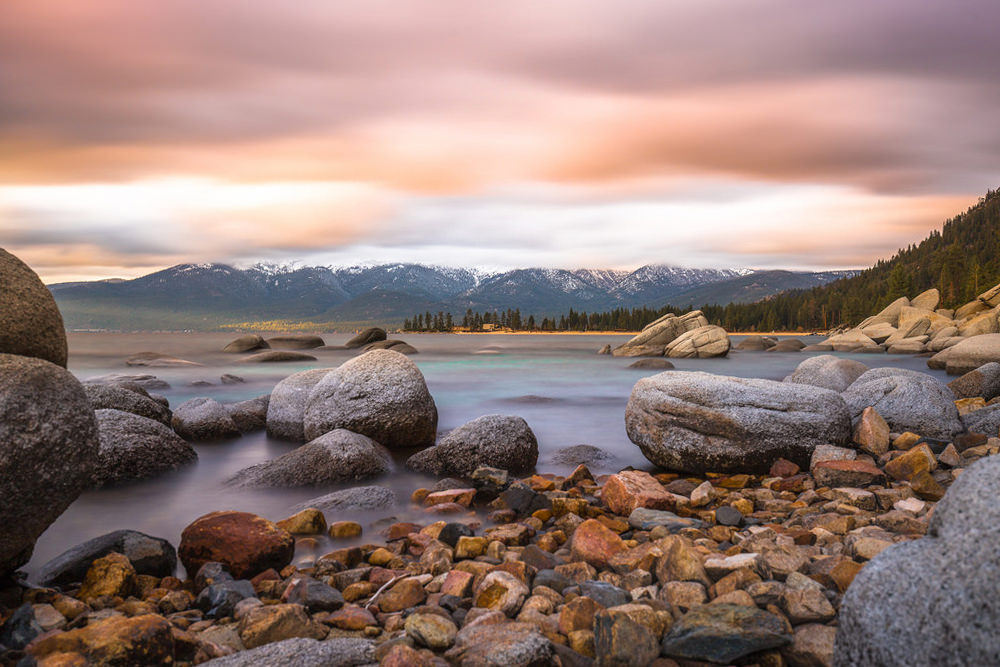 Lake Tahoe, one of California’s best lakes, is a great spot to spend the rest of the summer with the kids.