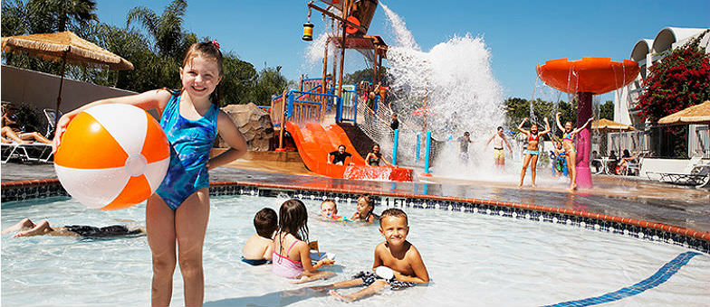 Pool and water playground at Howard Johnson Anaheim Hotel