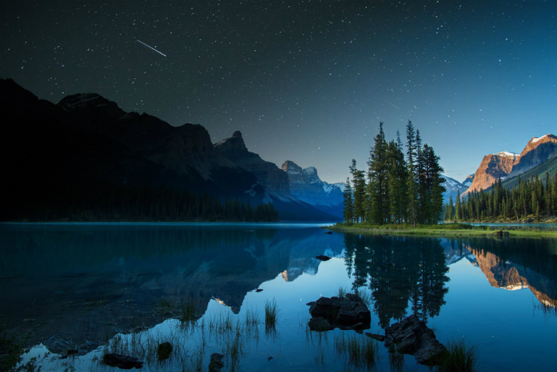 Maligne Lake in Jasper National Park 