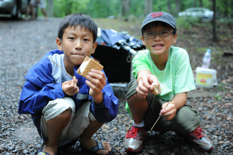 Young campers love their s'mores!