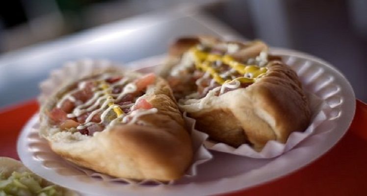 cheap eats: best hot dog joints in U.S.