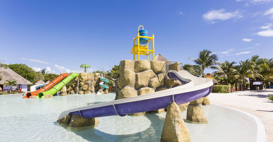 Kids' splash pool at Grand Palladium Kantenah Resort & Spa