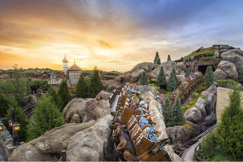 Money-saving deals for a Disney family getaway.