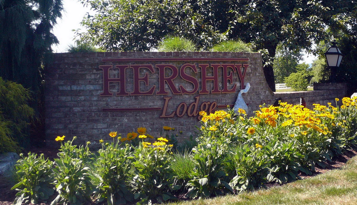 Hershey Lodge Sign