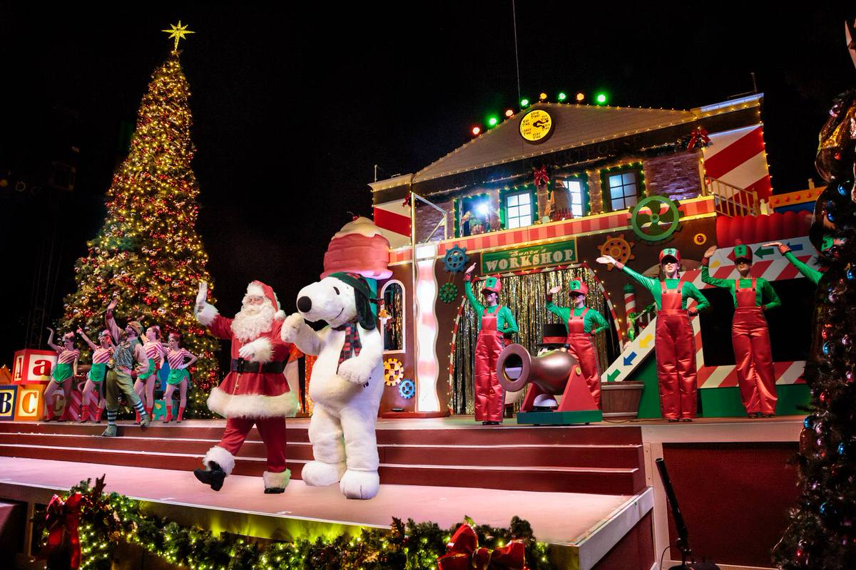 Snoopy’s Merriest Tree Lighting at Knott's Berry Farm