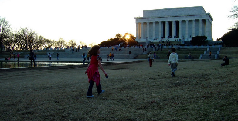 Kids at the Lincoln Memorial