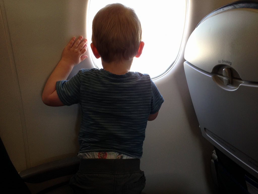 Taking the kids on a long flight? These health tips will help.