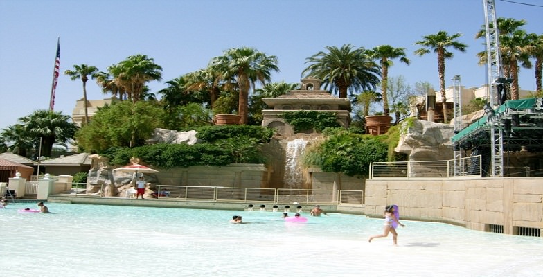 Vegas hotel pools: Mandalay Bay 