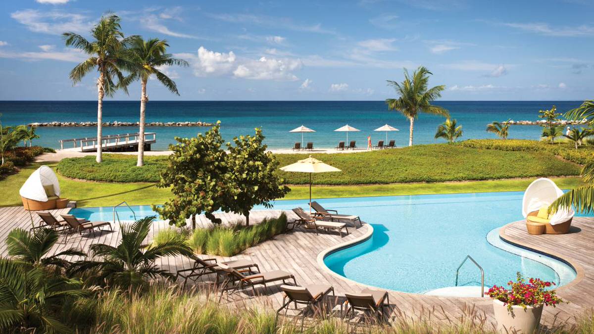 The Ocean Pool at Four Seasons Resort