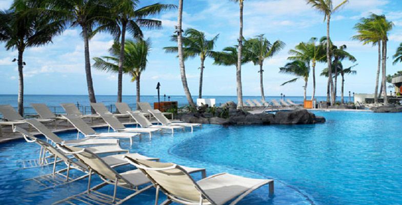 Oahu hotel pools: Sheraton Waikiki