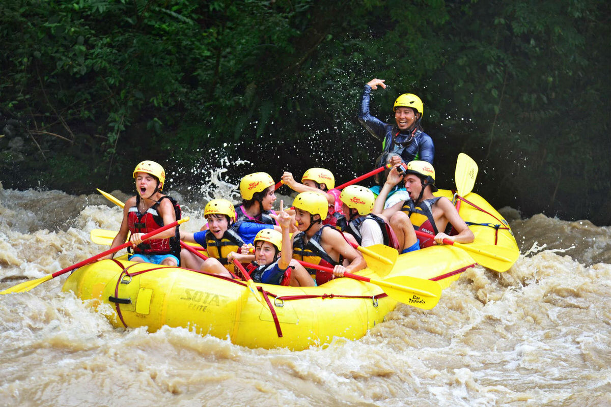 Whitewater rafting with Rios Tropicales